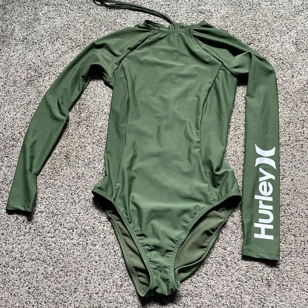 Hurley olive green w/white logo long sleeve bodysuit swimsuit rash guard